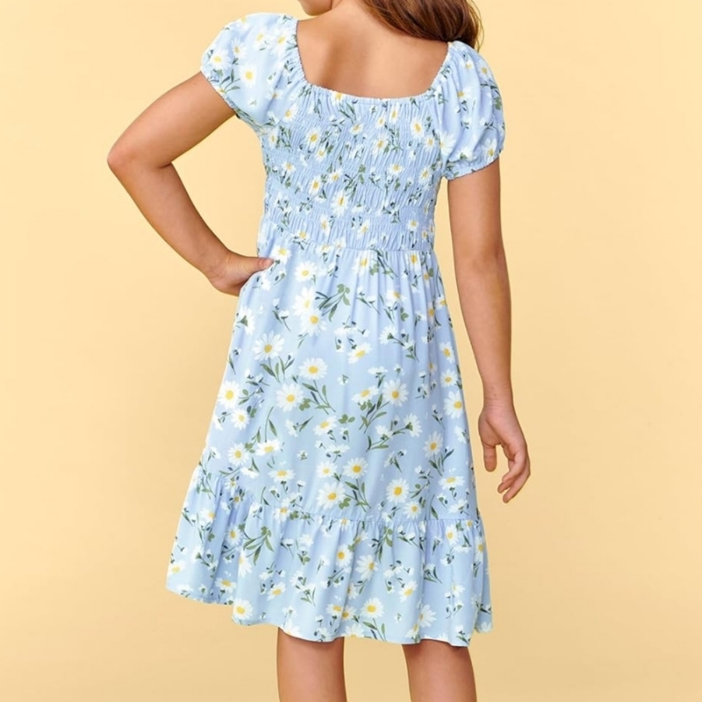 TCP Place Girl's Size 7/8 Medium Dress Light Blue Daisy Smocked Short Sleeve